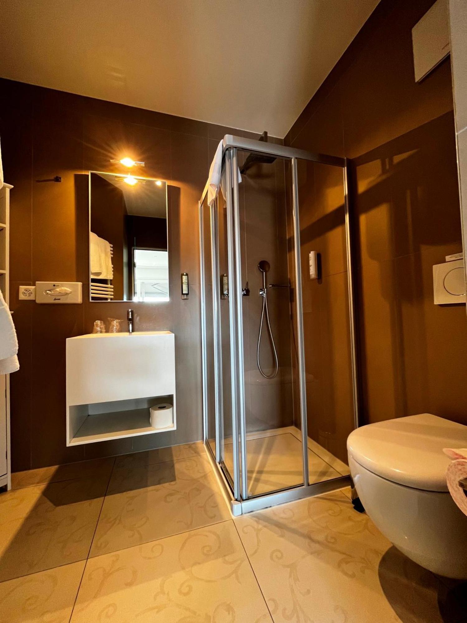 Hotel La Rouvenaz Montreux Esterno foto